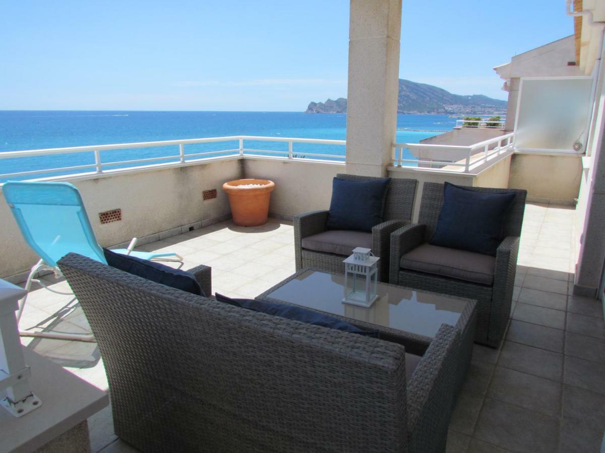 Beach Front Line Penthouse In Алтеа Екстериор снимка